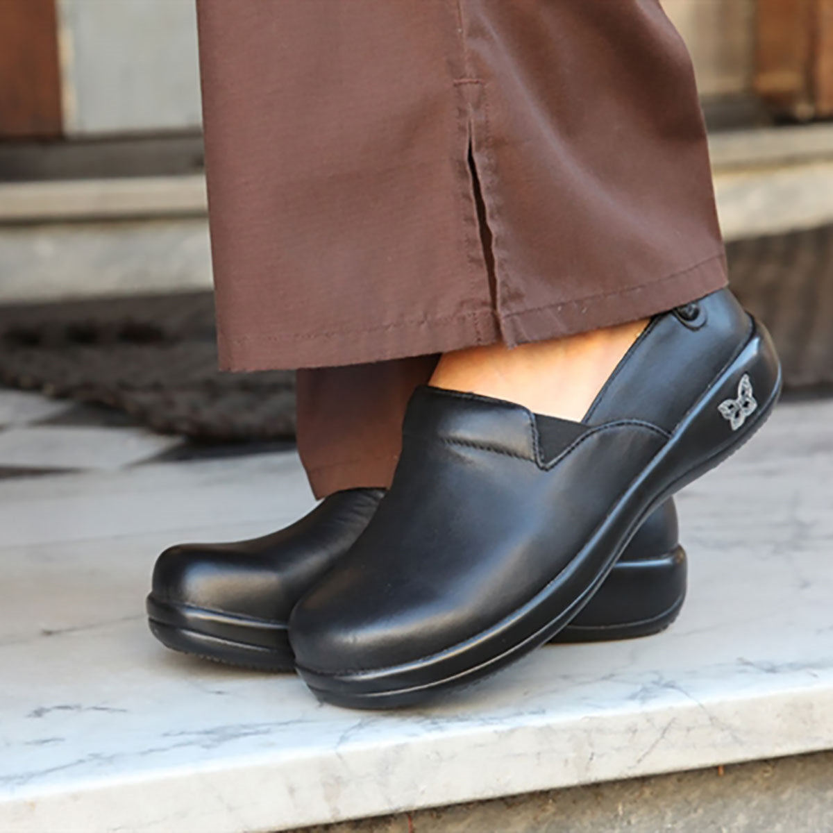 fila dress shoes OG 96 for Walter's Clothing resistant giving you added stability on wet and slippery floors Slip Resistant Fila Women's Galvanize