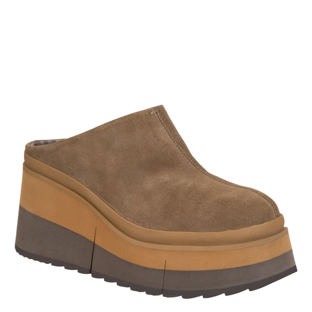 Naked Feet Women’s Coach Otter - Orleans Shoe Co.