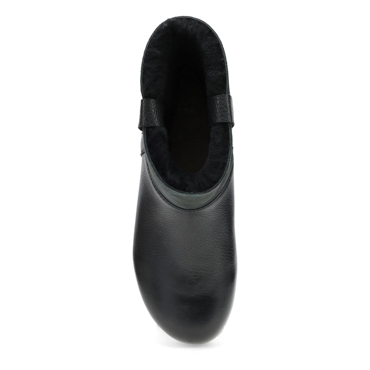 Dansko Women's McKenzie Waxy Milled Black - Orleans Shoe Co.