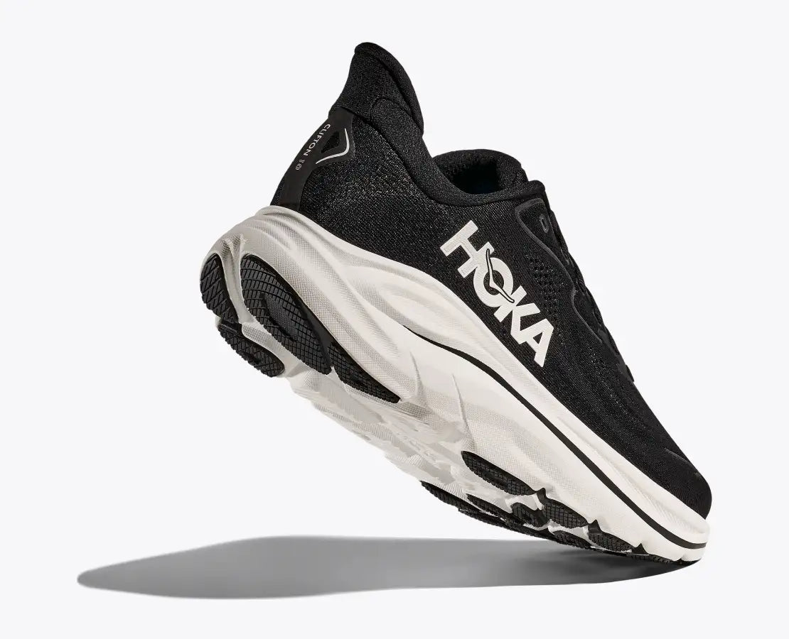 国内配送 HOKA W CLIFTON 10 BLACK/WHITE Men's Clifton 10 Running Shoe - Black/White - Regular (D