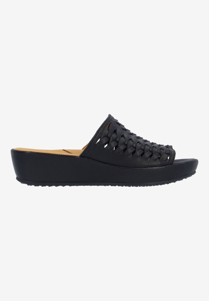 L'Amour Des Pieds Women's Cyra Black Lamba - Orleans Shoe Co.