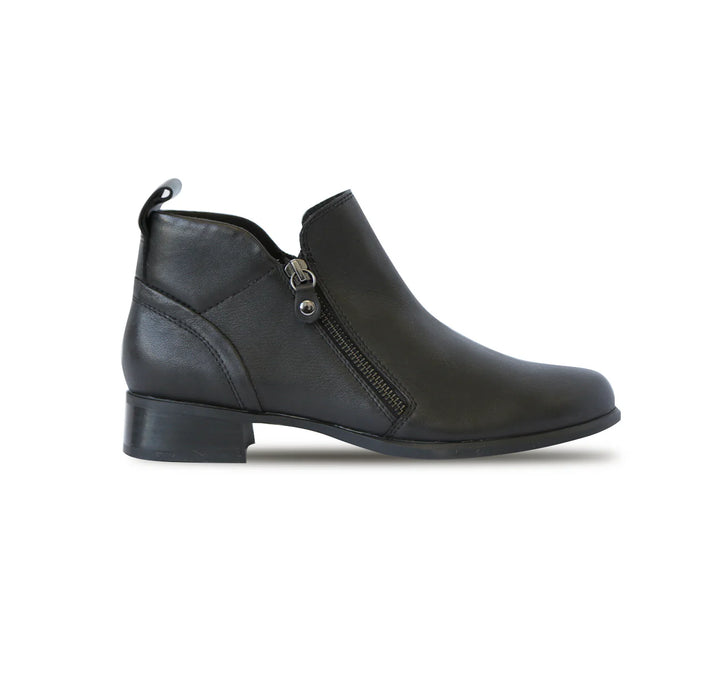Munro Women's Neko Black Tumbled Calf - Orleans Shoe Co.