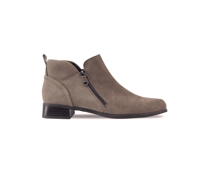 Munro Women's Neko Almond Suede - Orleans Shoe Co.