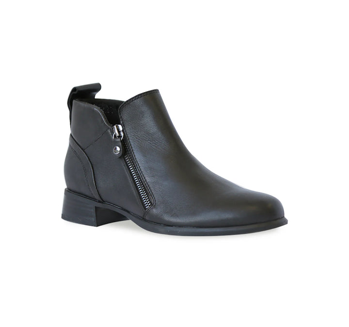 Munro Women's Neko Black Tumbled Calf - Orleans Shoe Co.