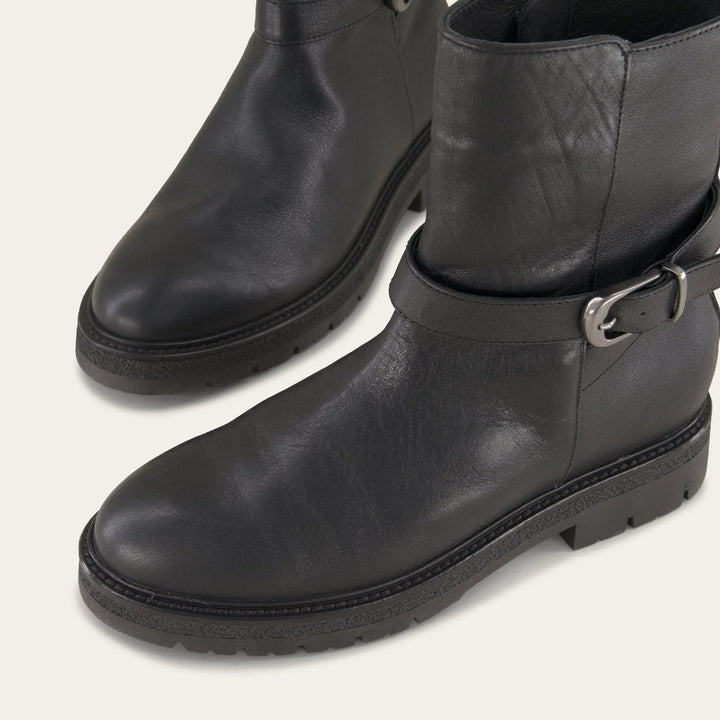 Naot Women's Chalmers Black Leather Water Resistant - Orleans Shoe Co.