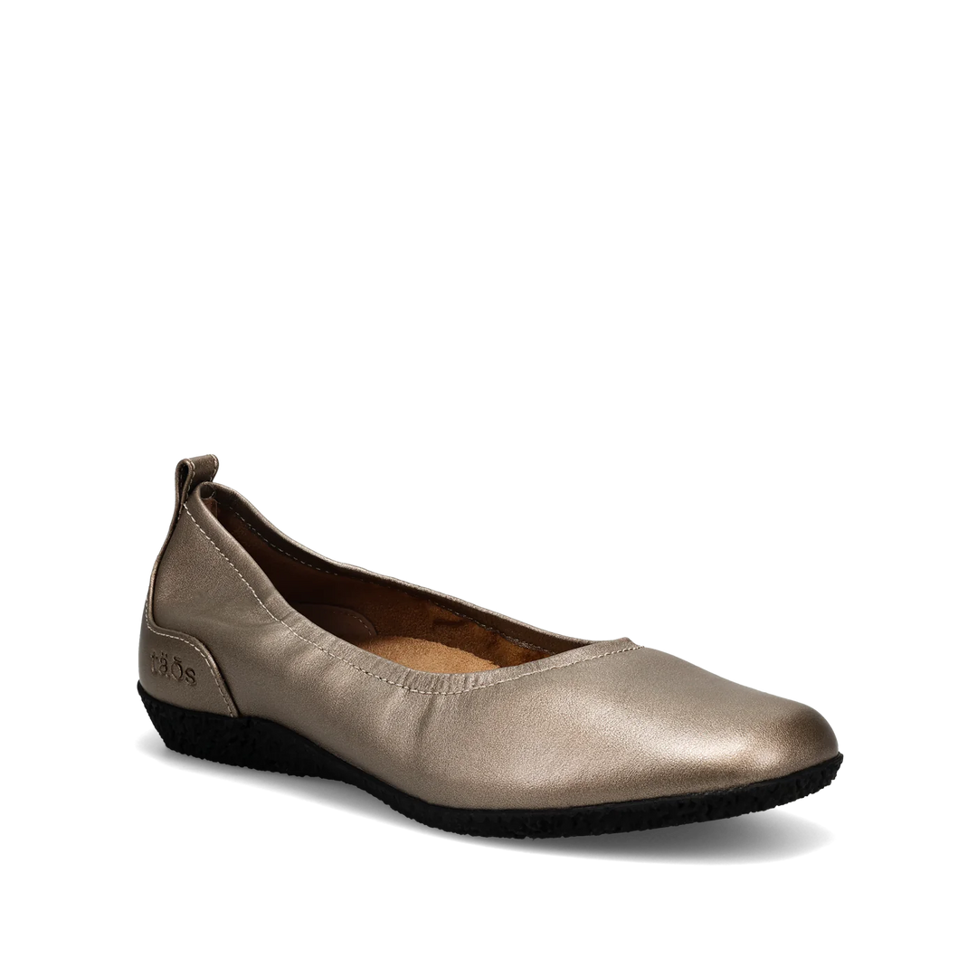 Taos Women's Chit Chat Champagne - Orleans Shoe Co.