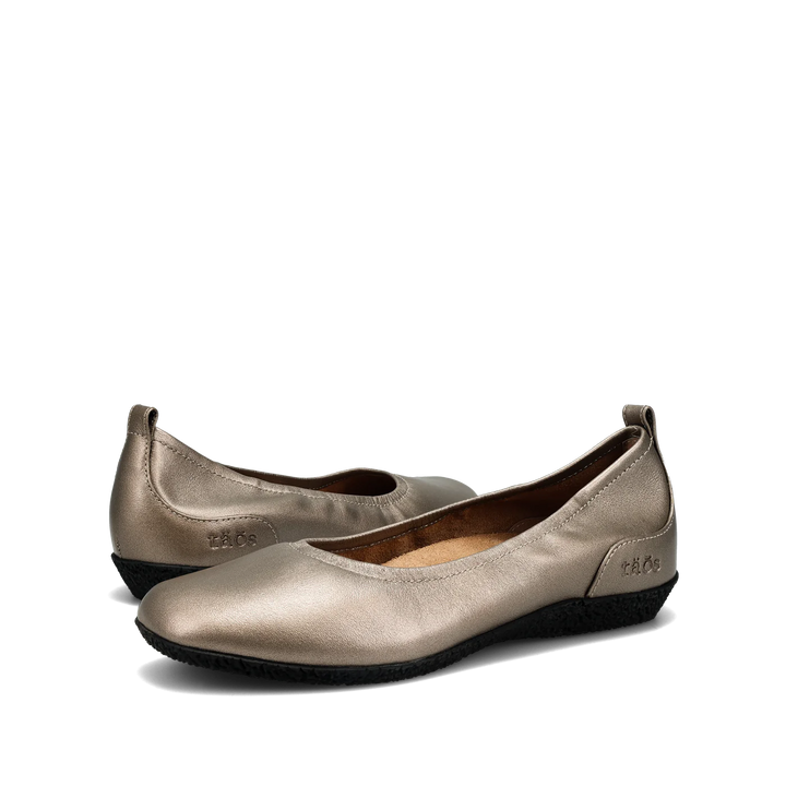 Taos Women's Chit Chat Champagne - Orleans Shoe Co.