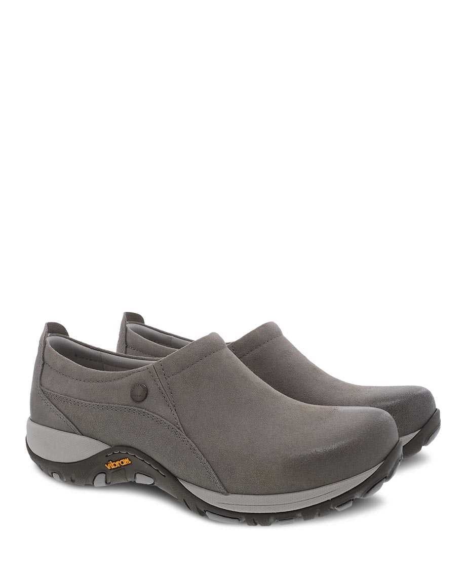 Dansko hot sale vibram shoes