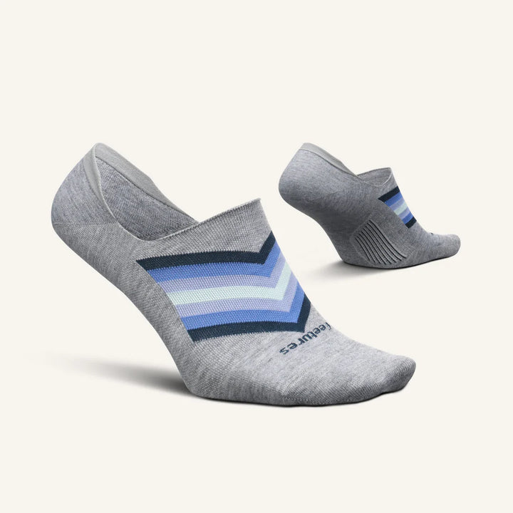 Feetures Women's Everyday Ultra Light No Show Chevron Light Grey - Orleans Shoe Co.