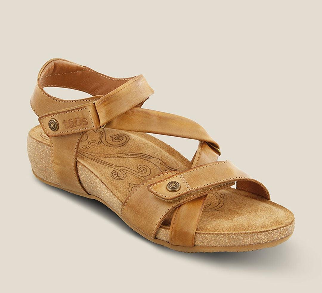 Women's Universe Camel Sandal - Orleans Shoe Co.