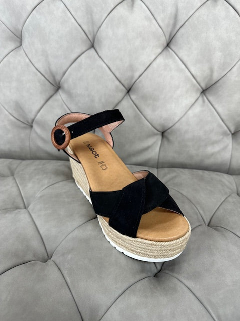 (取寄) ナオト レディース マーベラ Naot women Marbella Black Velvet Nubuck Naot Women's Marbella Black Velvet Nubuck – Orleans Shoe Co.