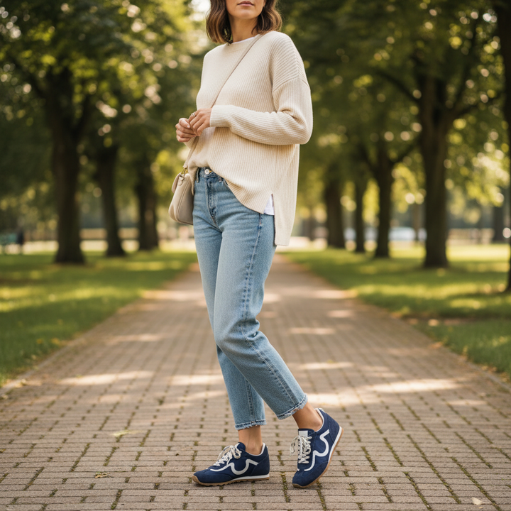 Vieux Women's The Riverbend Navy White