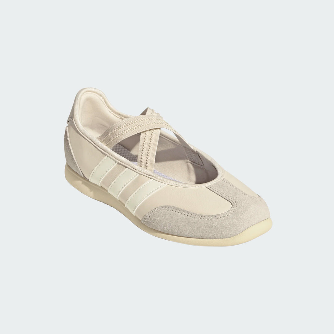 Adidas Women's Barreda Mary Jane Wonder White Off White Warm Vanilla HQ7399