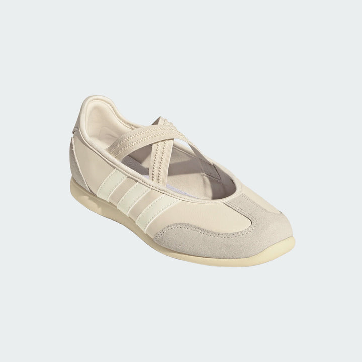 Adidas Women's Barreda Mary Jane Wonder White Off White Warm Vanilla HQ7399