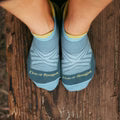 Darn Tough Vermont Women's Run No Show Tab Cushioned Ultra Lightweight Running Socks Teal 1047 - Orleans Shoe Co.
