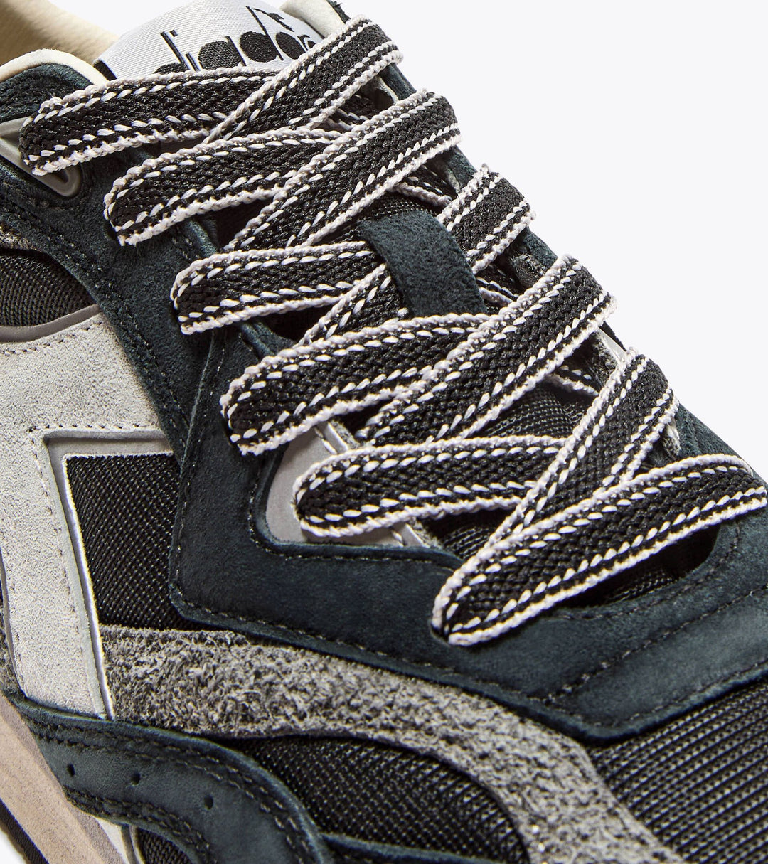 Diadora Women's Equipe Revenge Used Black