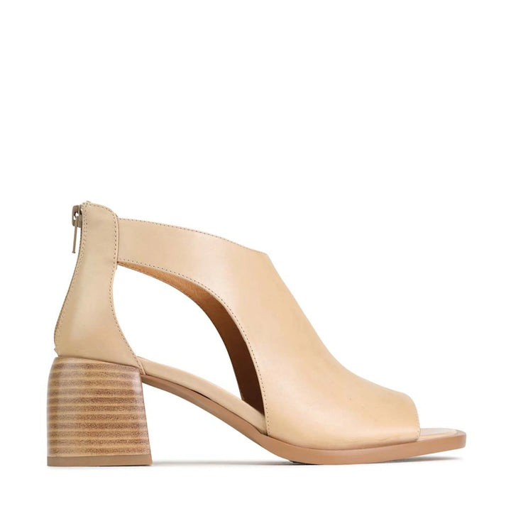 EOS Footwear Women's Isolde Nude