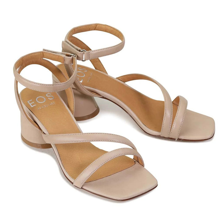 EOS Footwear Women's Petricia Nude