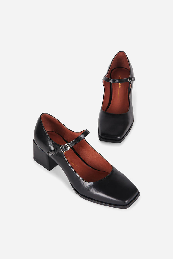 Intentionally Blank Women's Christopher Black