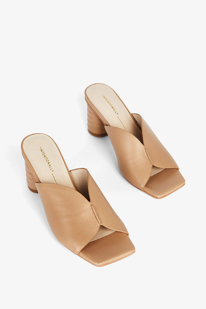 Intentionally Blank Women's Kamika Clay - Orleans Shoe Co.