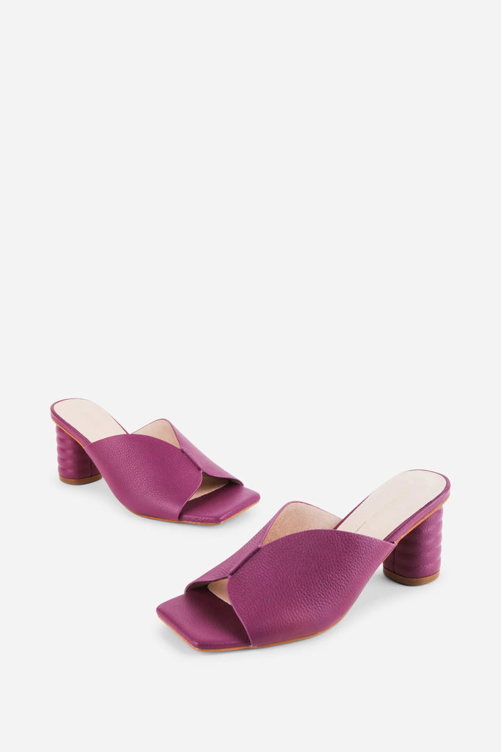 Intentionally Blank Women's Kamika Plum - Orleans Shoe Co.