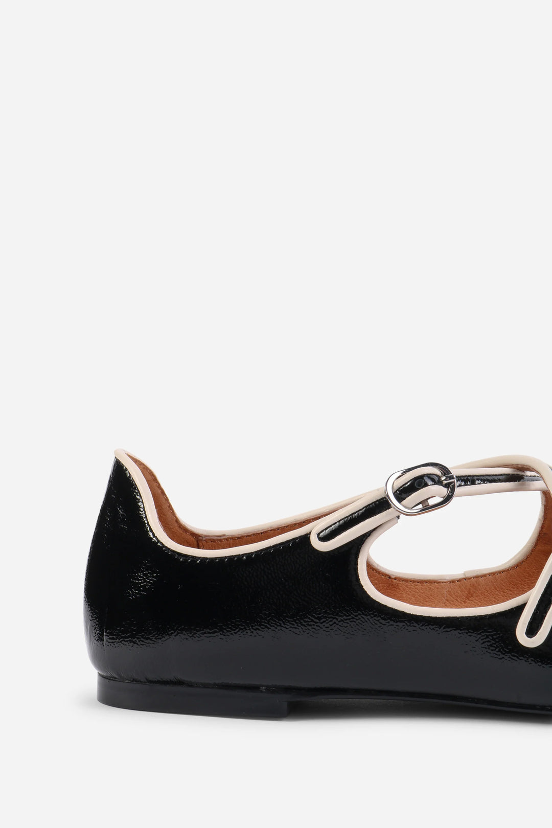 Intentionally Blank Women's Vandam Black