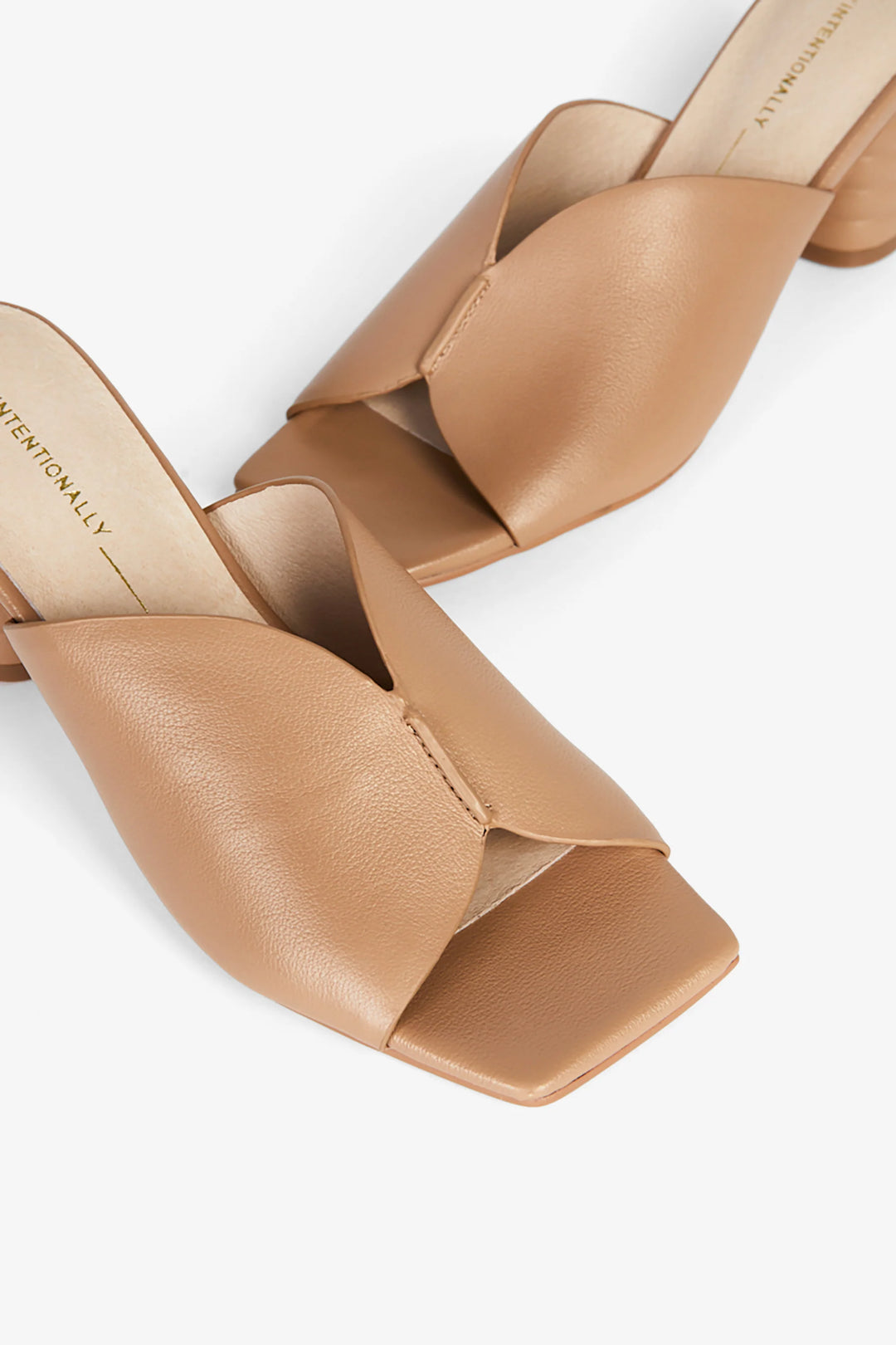 Intentionally Blank Women's Kamika Clay - Orleans Shoe Co.