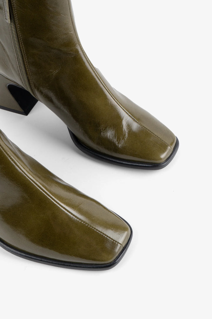 Intentionally Blank Women's Taffy Patent Leather Olive