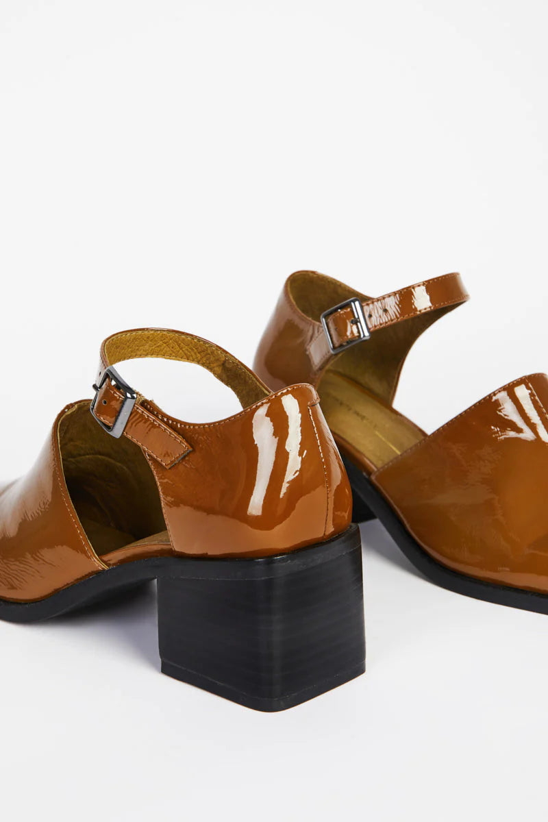 Intentionally Blank Women's Marty Taupe