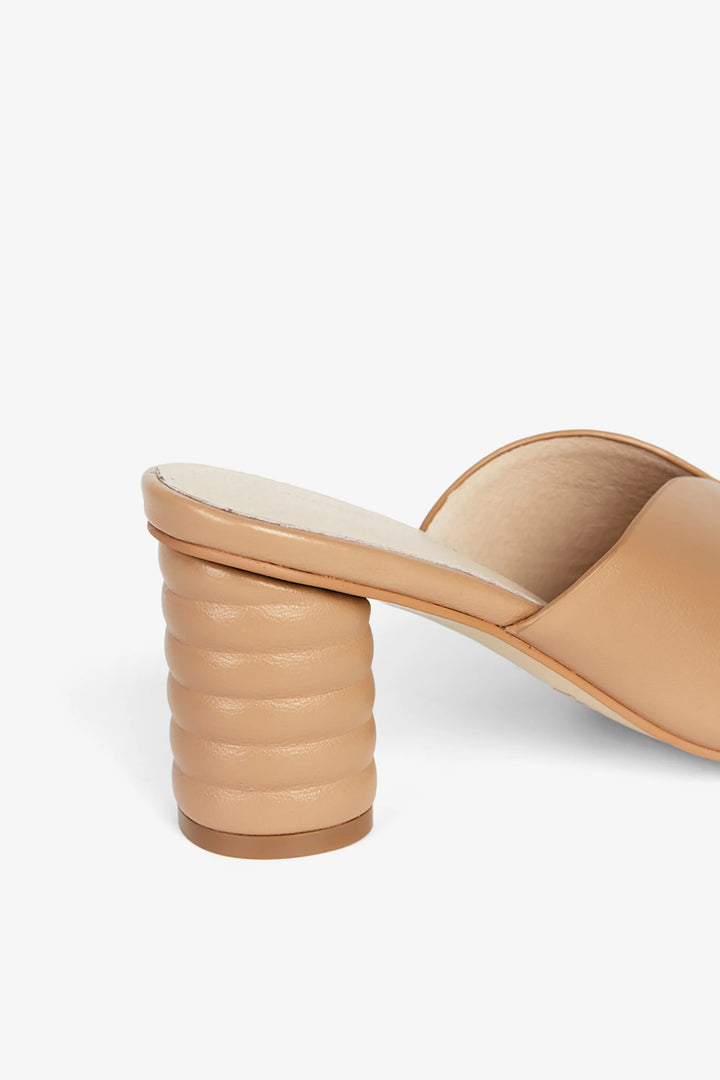 Intentionally Blank Women's Kamika Clay - Orleans Shoe Co.
