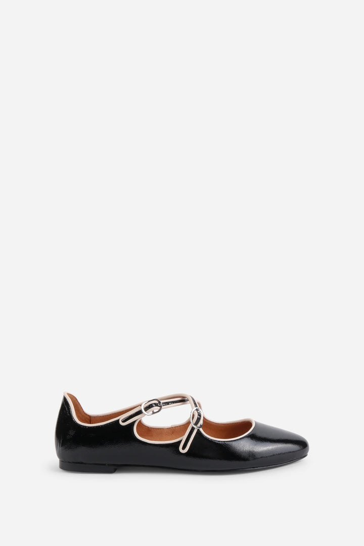 Intentionally Blank Women's Vandam Black