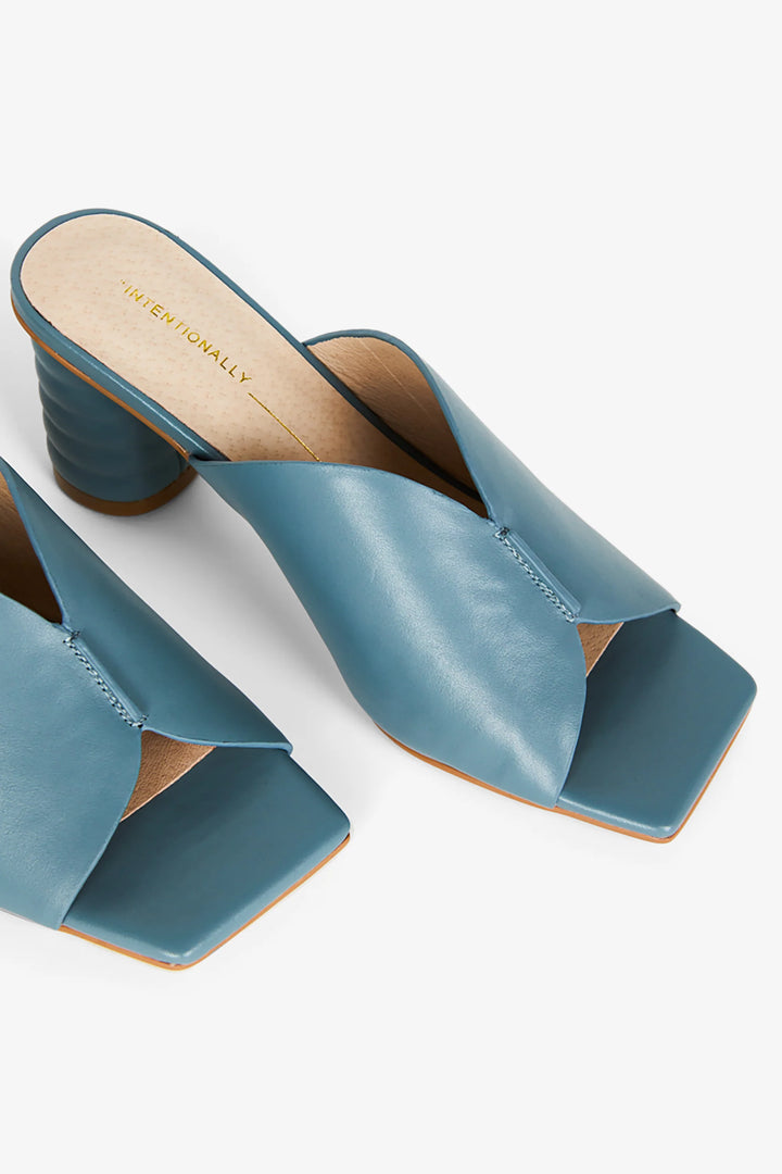 Intentionally Blank Women's Kamika Blue - Orleans Shoe Co.