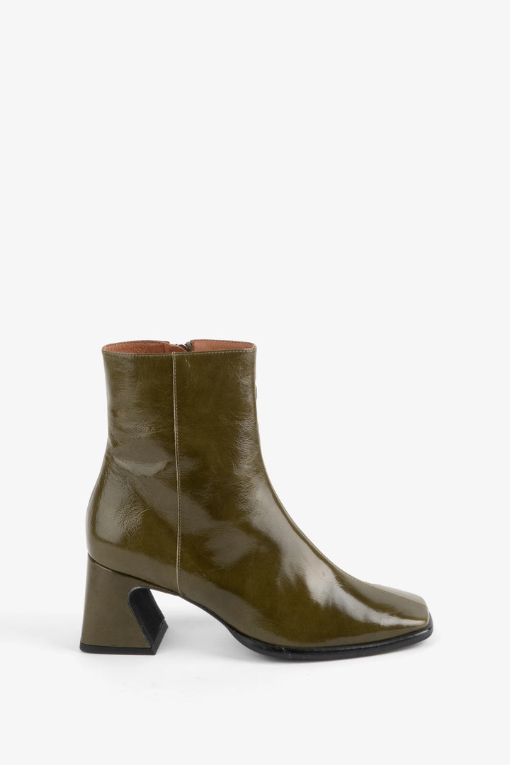 Intentionally Blank Women's Taffy Patent Leather Olive