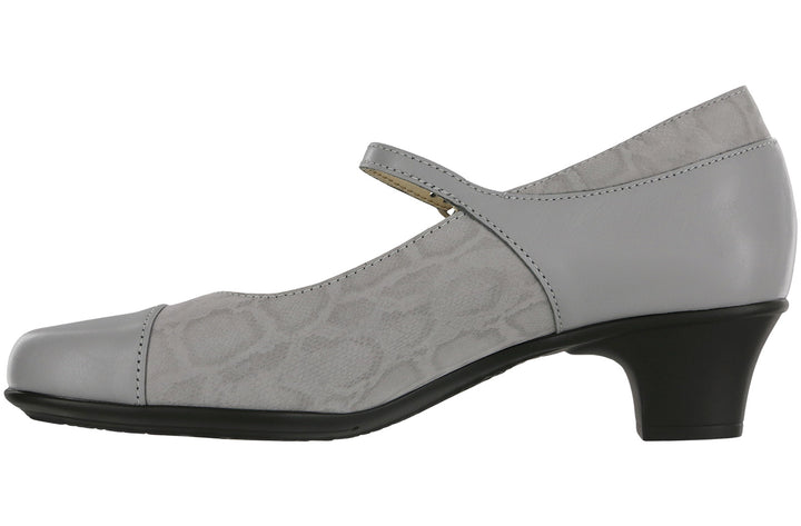 SAS Isabel women&
