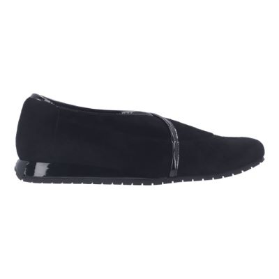 L'Amour Des Pieds Women's Taura Black Suede