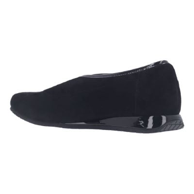 L'Amour Des Pieds Women's Taura Black Suede