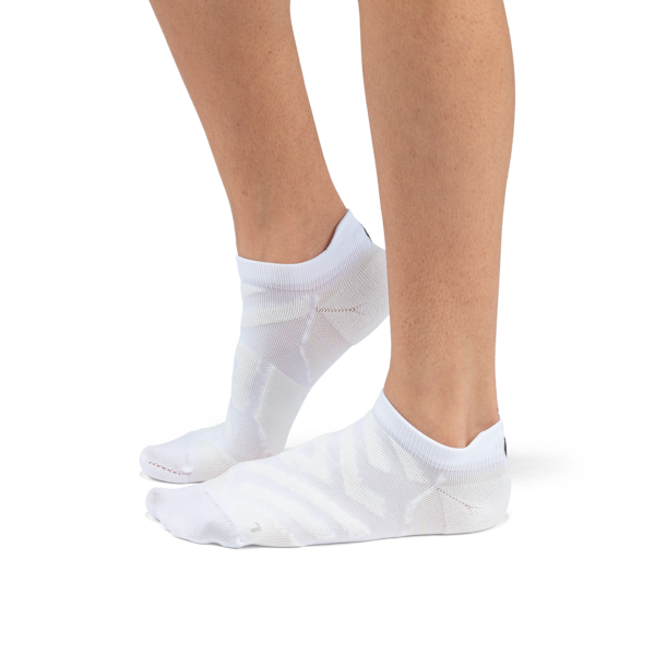 On Women’s Performance Low Socks White Ivory - Orleans Shoe Co.