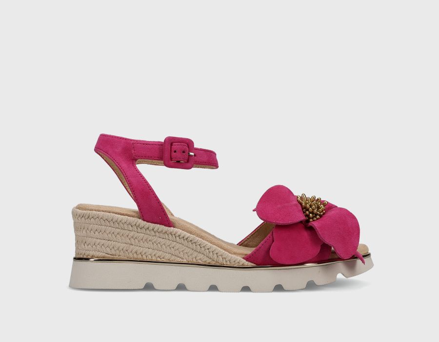 Vaneli Women's Crown Fushia Suede - Orleans Shoe Co.