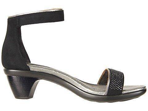 Black Wondy 95 crystal-buckle velvet sandals | Gianvito Rossi | MATCHES UK