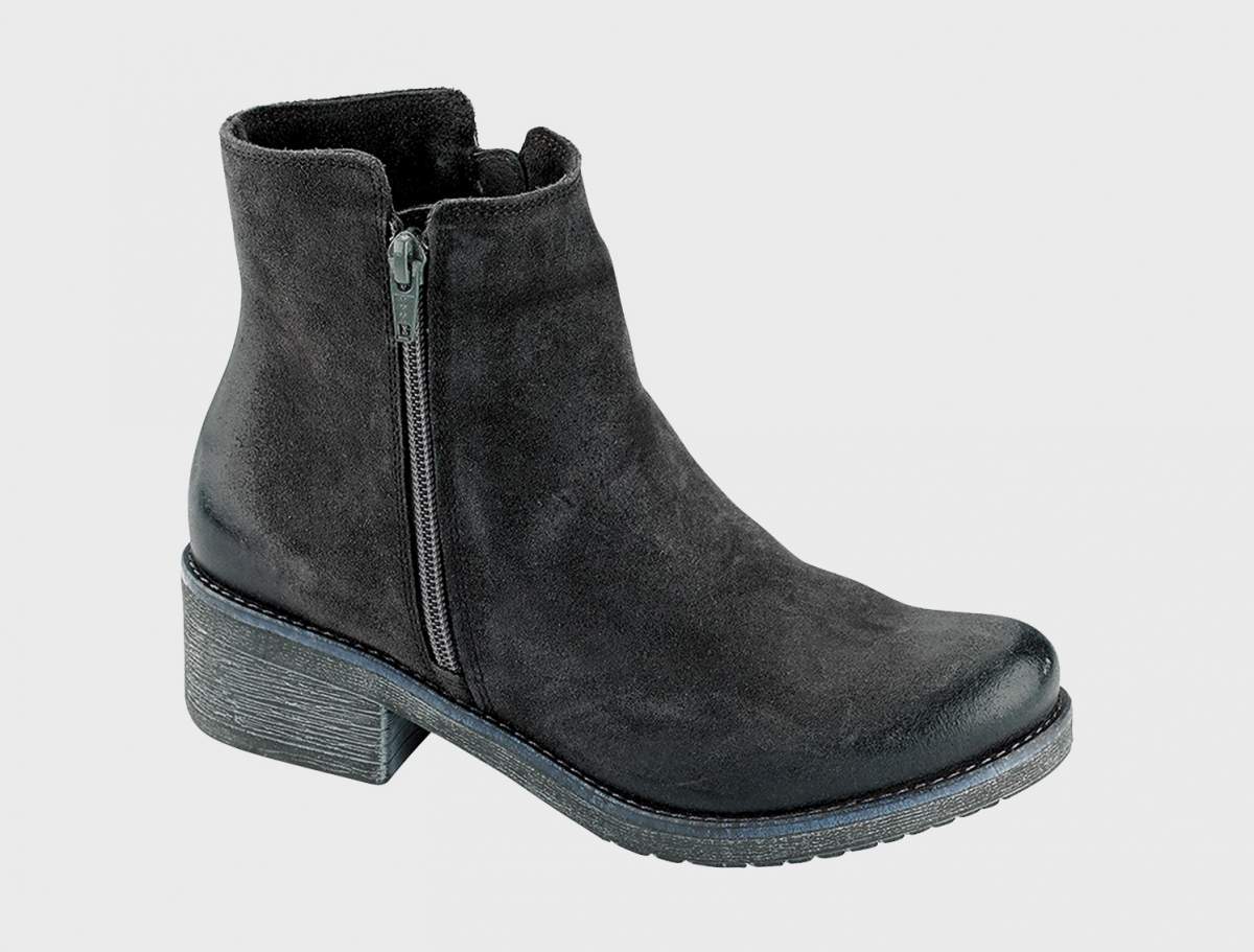 Black nubuck hotsell boots womens